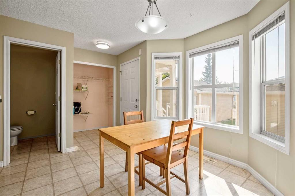 5 Country Village Landing Ne, Calgary, AB - Indoor