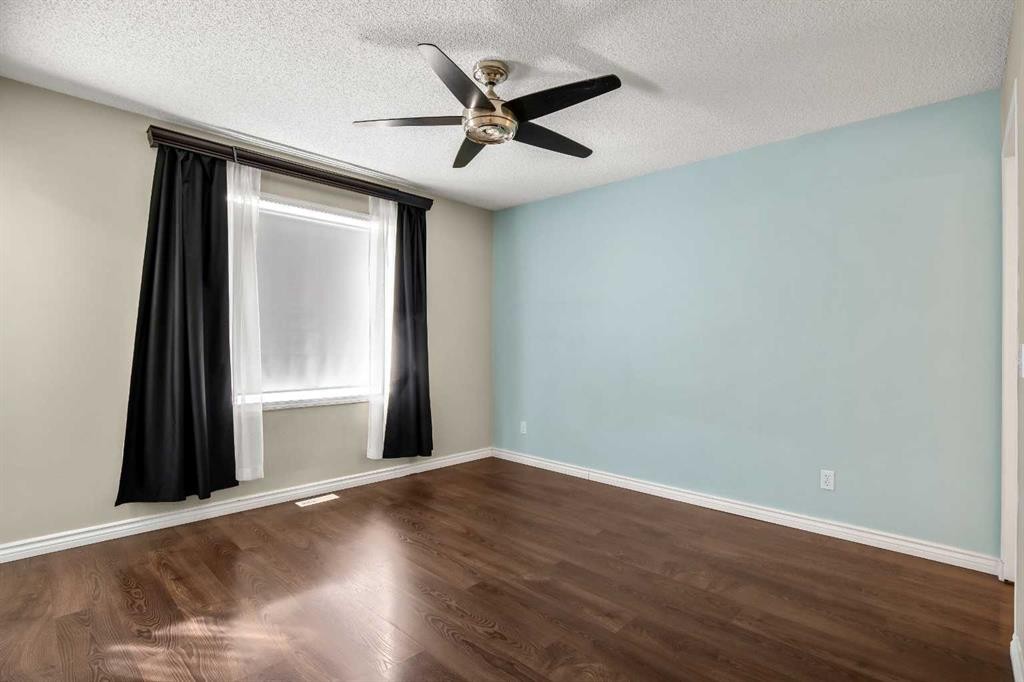 5 Country Village Landing Ne, Calgary, AB - Indoor Photo Showing Other Room