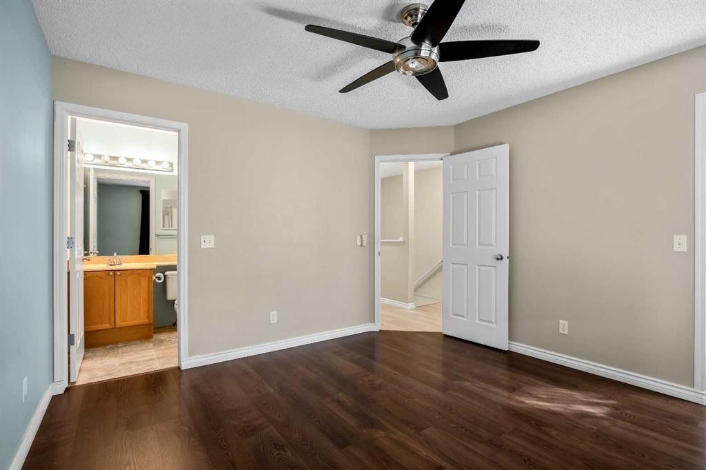 5 Country Village Landing Ne, Calgary, AB - Indoor Photo Showing Other Room