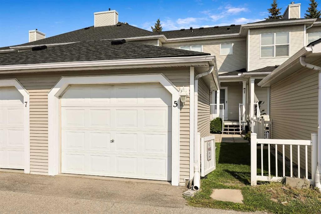 5 Country Village Landing Ne, Calgary, AB - Outdoor