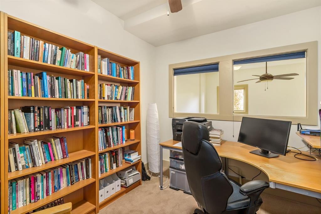 2134 30 Avenue Sw, Calgary, AB - Indoor Photo Showing Office