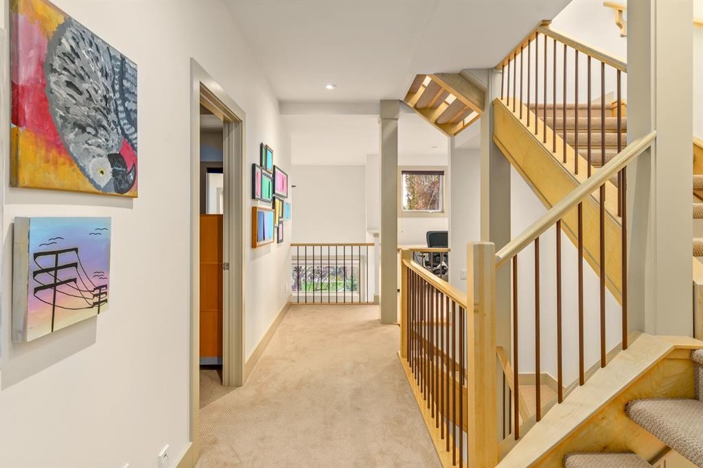 2134 30 Avenue Sw, Calgary, AB - Indoor Photo Showing Other Room