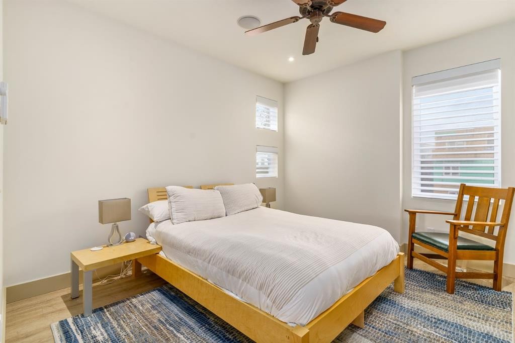 2134 30 Avenue Sw, Calgary, AB - Indoor Photo Showing Bedroom