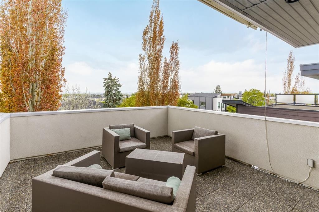 2134 30 Avenue Sw, Calgary, AB - Outdoor With Exterior