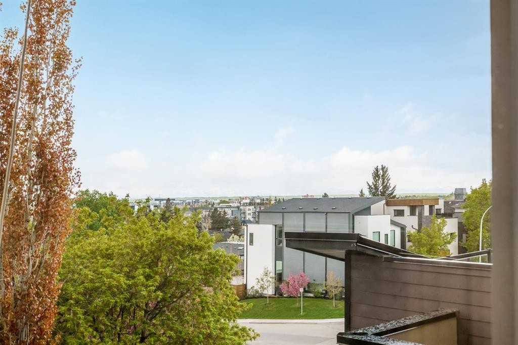 2134 30 Avenue Sw, Calgary, AB - Outdoor