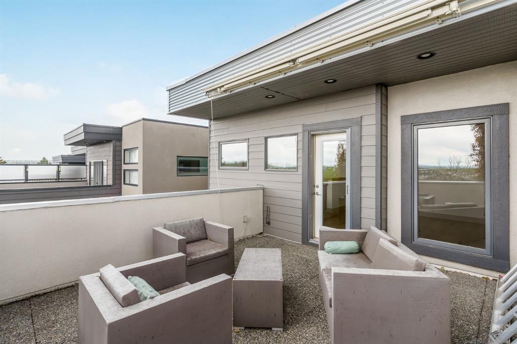 2134 30 Avenue Sw, Calgary, AB - Outdoor With Deck Patio Veranda With Exterior