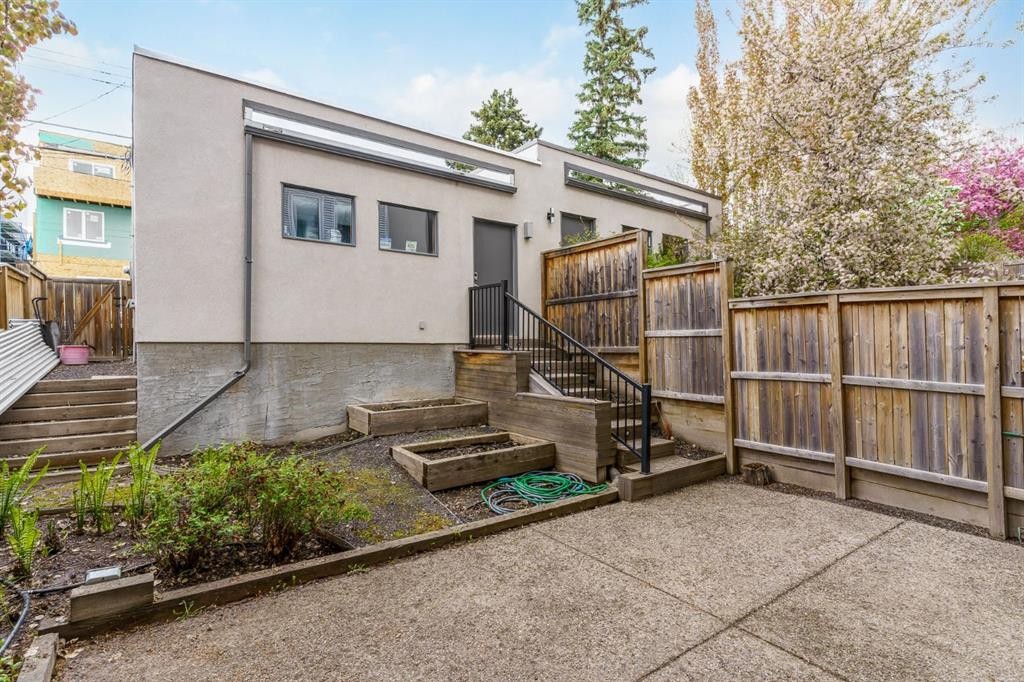 2134 30 Avenue Sw, Calgary, AB - Outdoor With Exterior