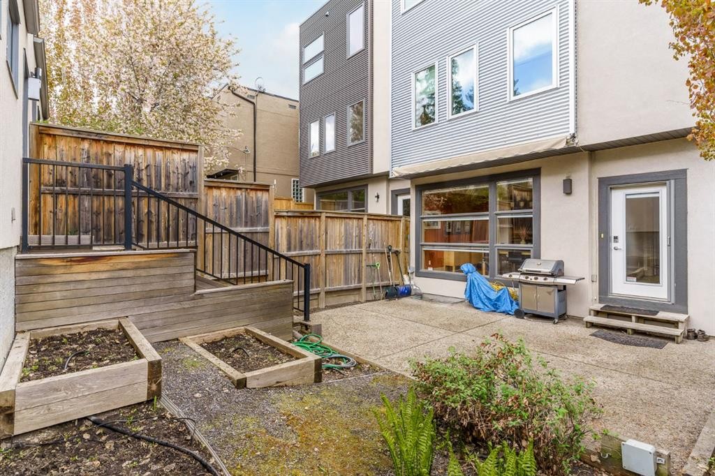 2134 30 Avenue Sw, Calgary, AB - Outdoor With Exterior