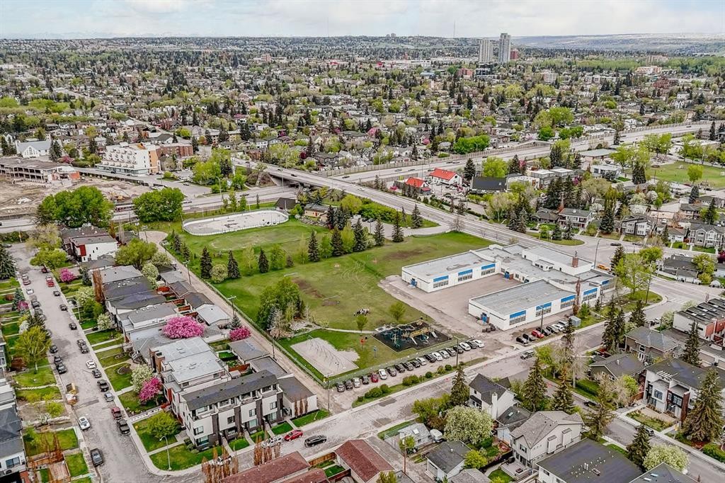 2134 30 Avenue Sw, Calgary, AB - Outdoor With View