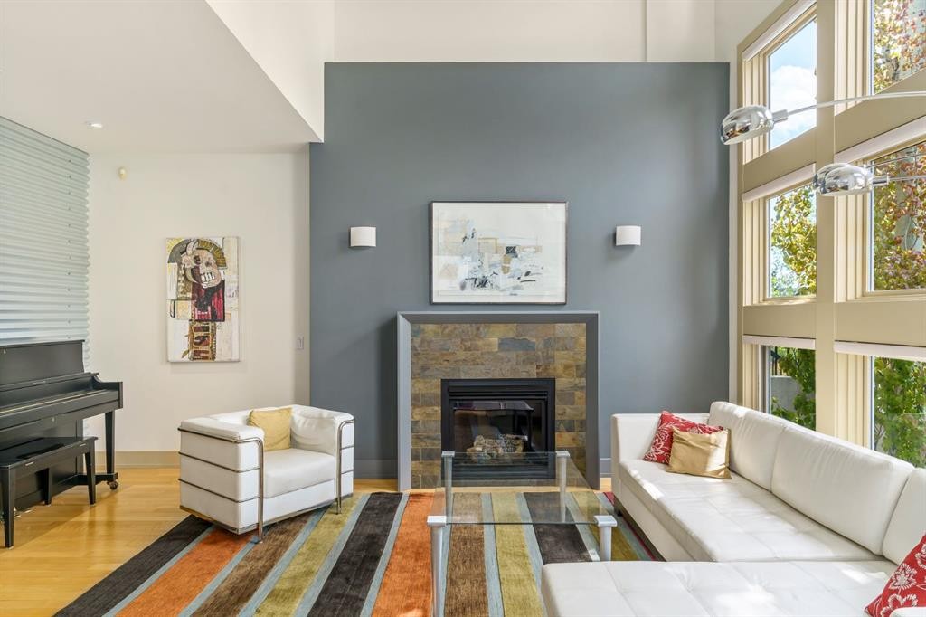 2134 30 Avenue Sw, Calgary, AB - Indoor Photo Showing Living Room With Fireplace