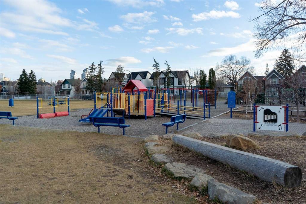 2231 2 Avenue Nw, Calgary, AB - Outdoor