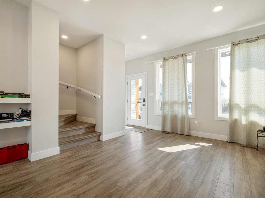 1143 Coalbrook Place West, Lethbridge, AB - Indoor Photo Showing Other Room