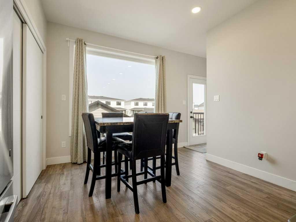 1143 Coalbrook Place West, Lethbridge, AB - Indoor Photo Showing Dining Room
