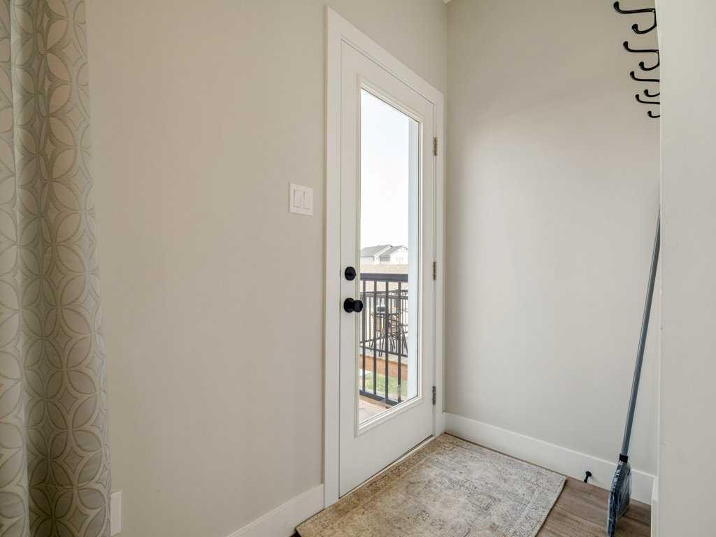 1143 Coalbrook Place West, Lethbridge, AB - Indoor