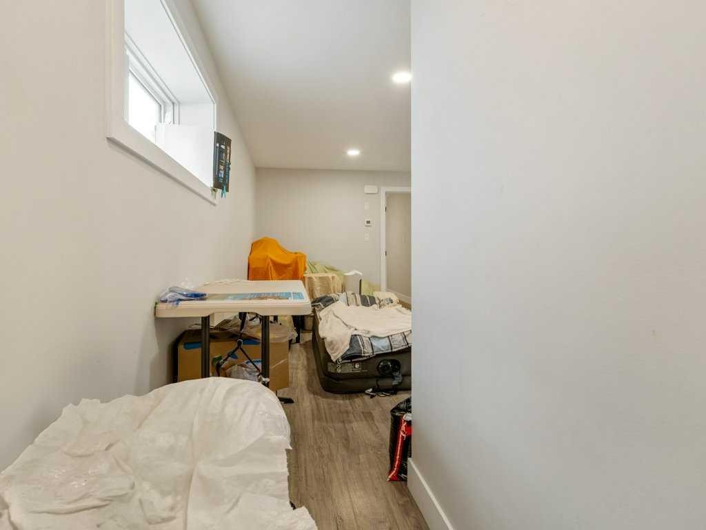 1143 Coalbrook Place West, Lethbridge, AB - Indoor Photo Showing Other Room