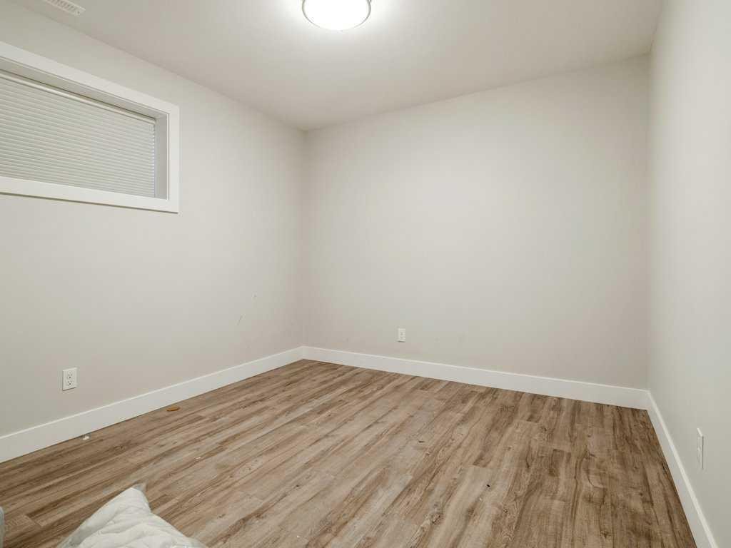 1143 Coalbrook Place West, Lethbridge, AB - Indoor Photo Showing Other Room