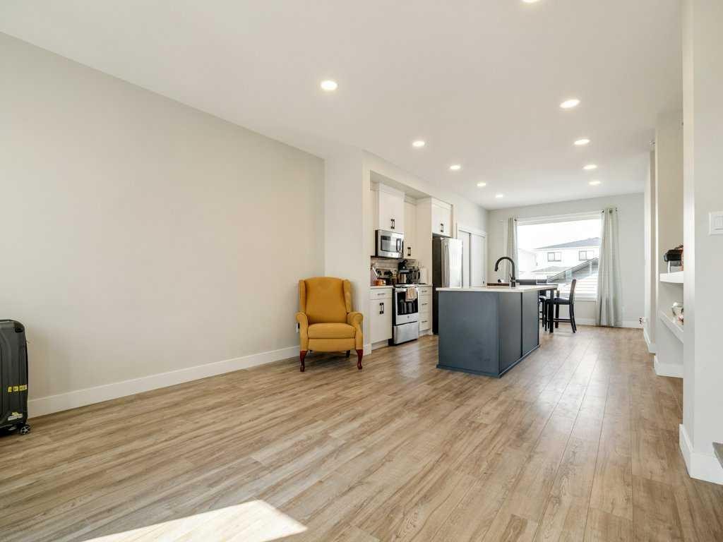 1143 Coalbrook Place West, Lethbridge, AB - Indoor