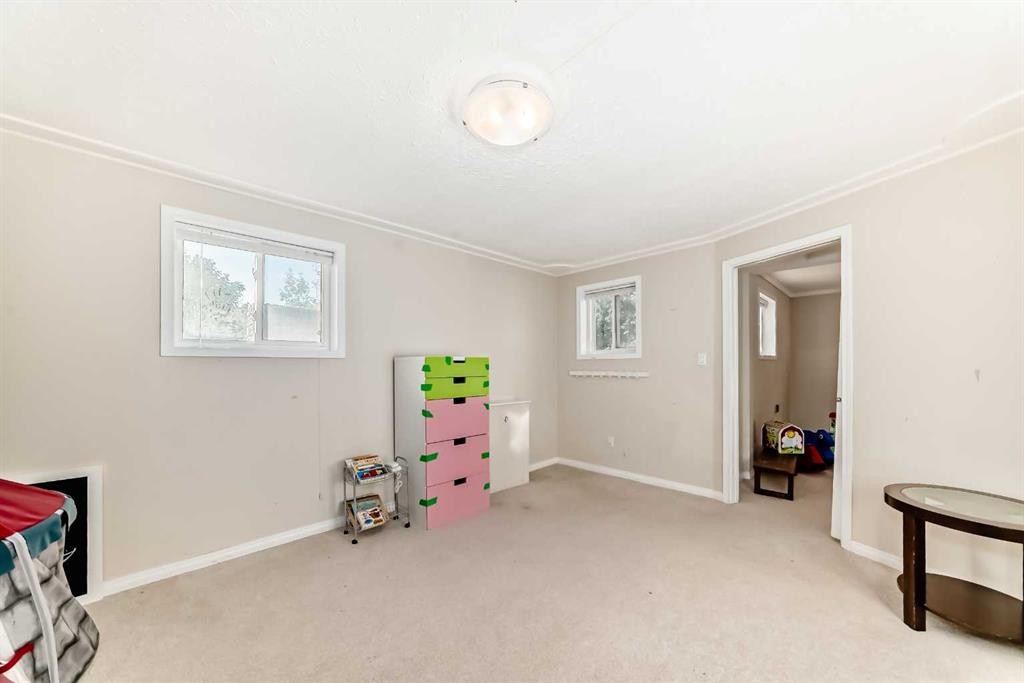 820 9A Street Ne, Calgary, AB - Indoor