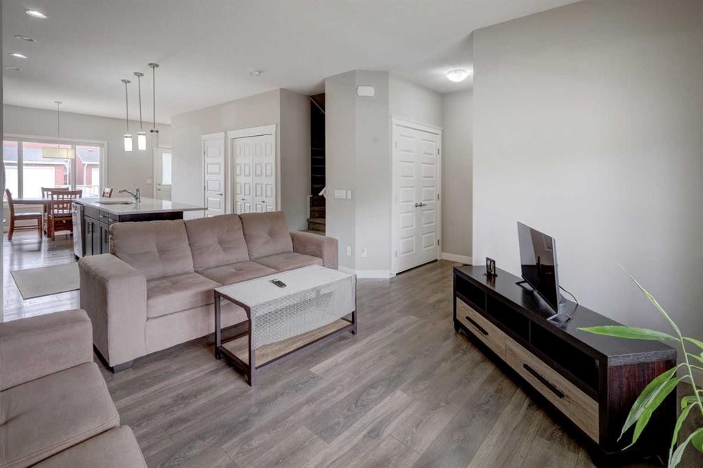 52 Red Embers Manor Ne, Calgary, AB - Indoor Photo Showing Living Room