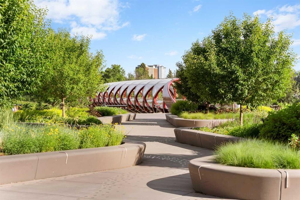 160-310 8 Street Sw, Calgary, AB - Outdoor