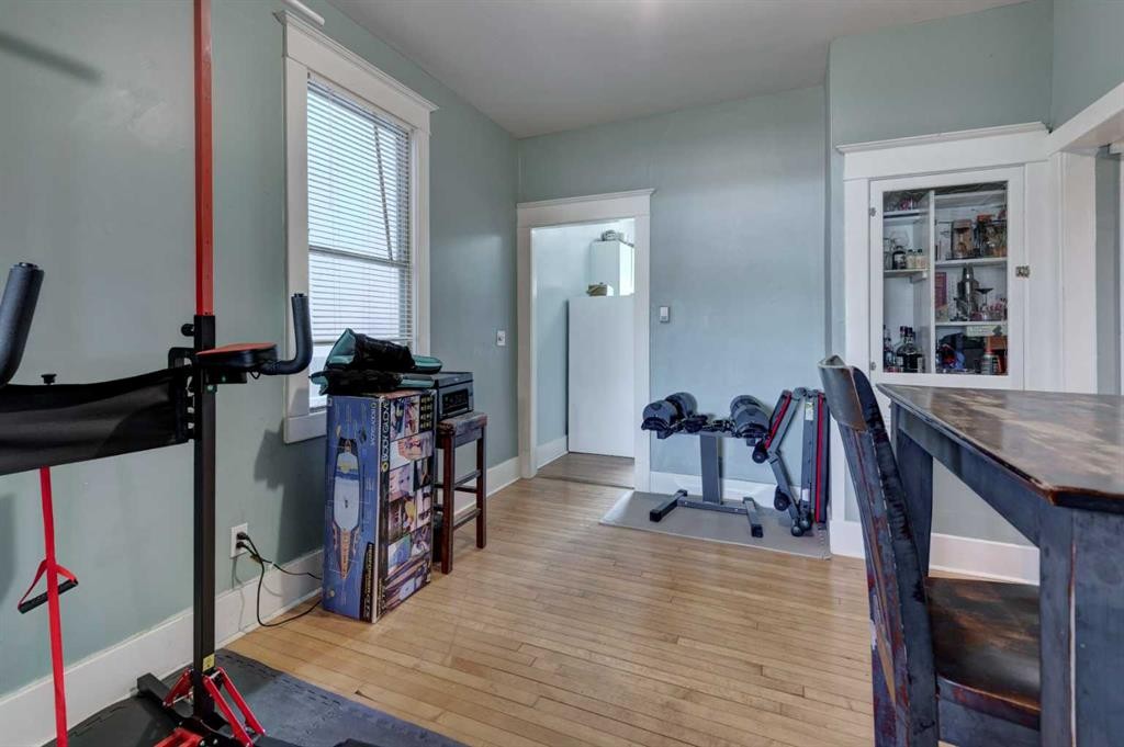 2213 8 Avenue Se, Calgary, AB - Indoor