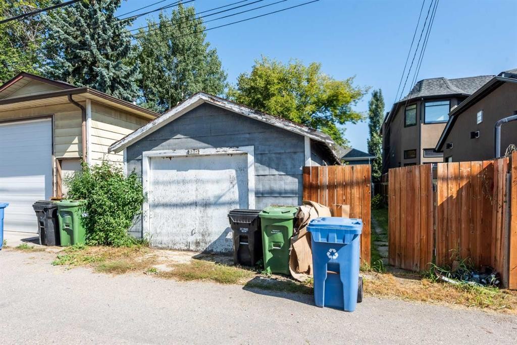 2213 8 Avenue Se, Calgary, AB - Outdoor