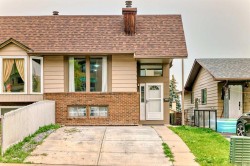 246 Berwick Drive NW Calgary, AB T3K 1P5