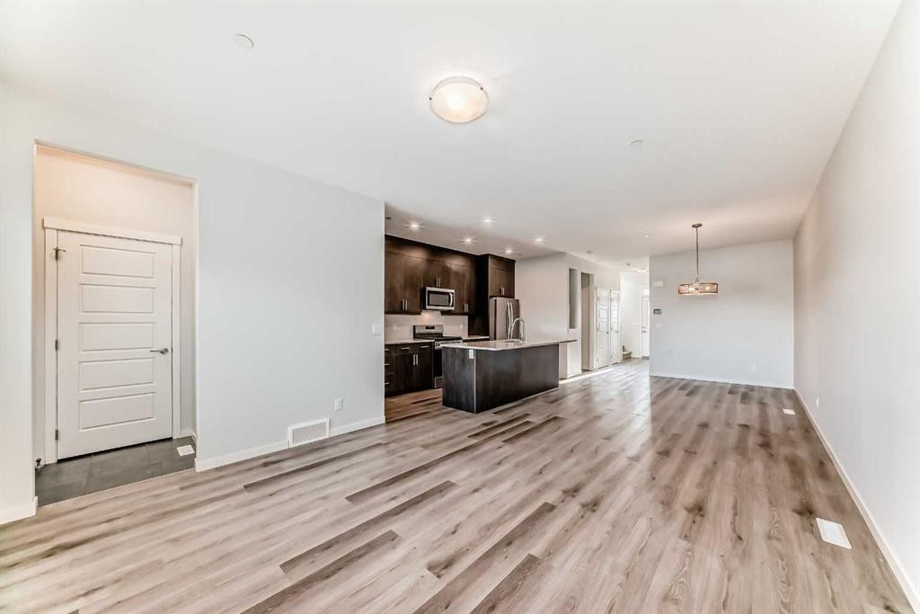 272 Livingston View Nw, Calgary, AB - Indoor