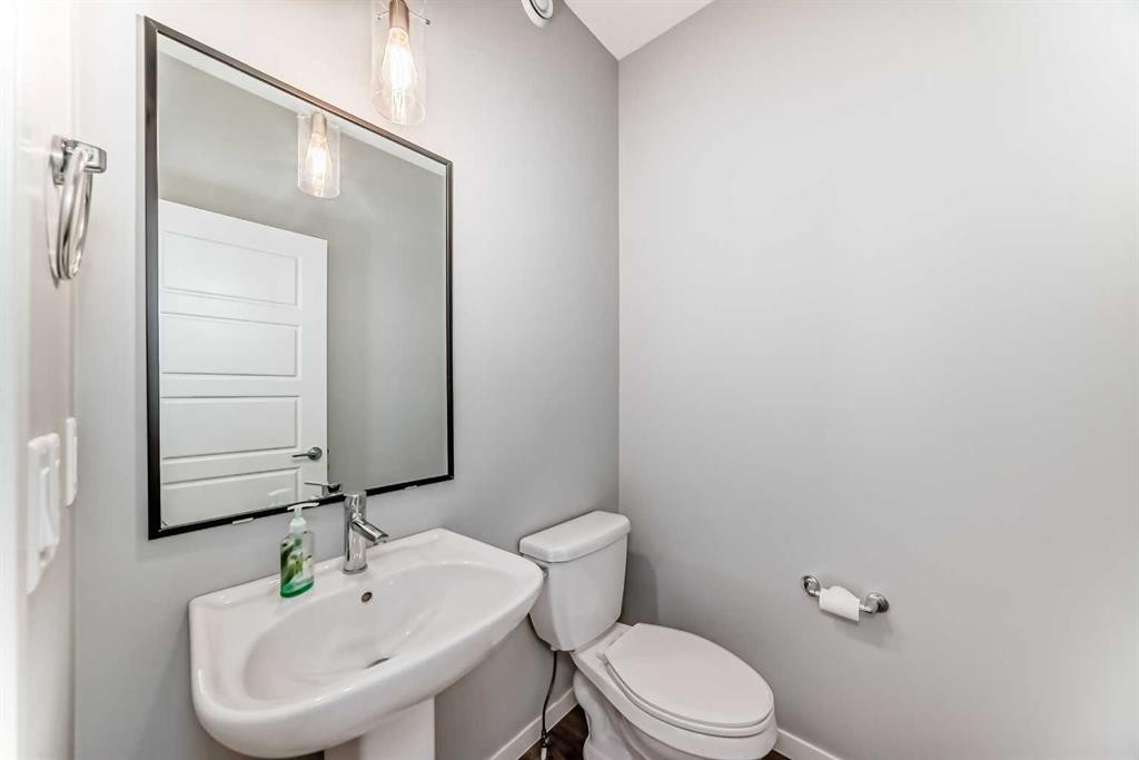 272 Livingston View Nw, Calgary, AB - Indoor Photo Showing Bathroom