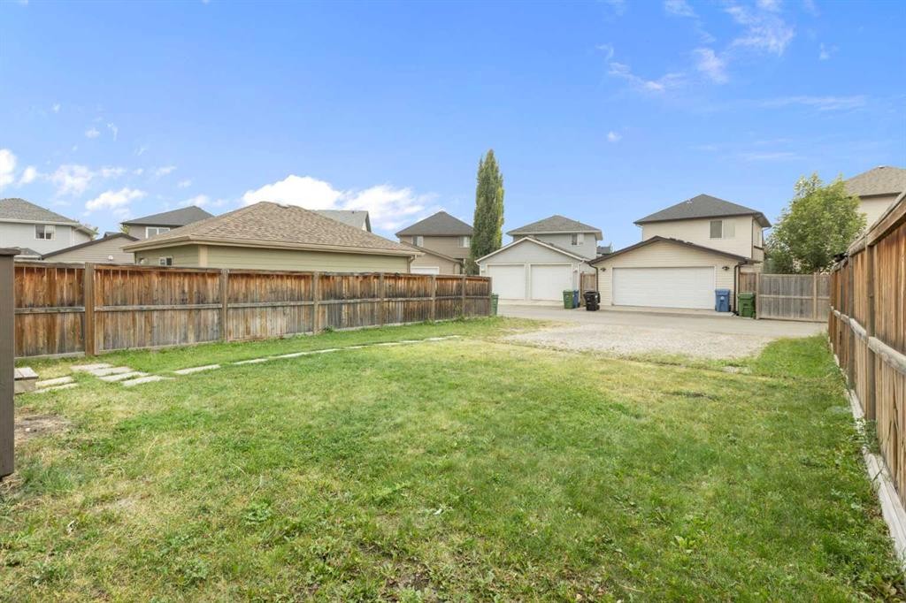 221 Prestwick Terrace Se, Calgary, AB - Outdoor