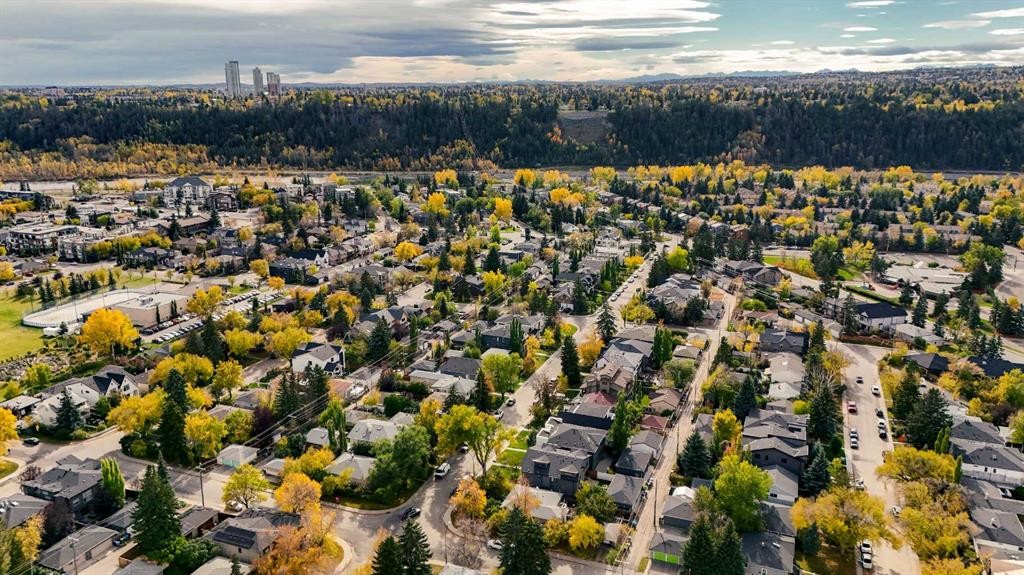533 32 Street Nw, Calgary, AB - Outdoor With View