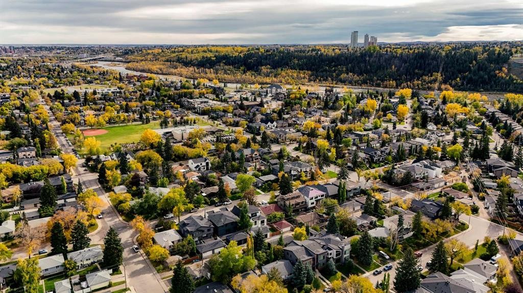 533 32 Street Nw, Calgary, AB - Outdoor With View