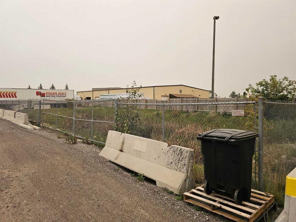 9415 44 Street Se, Calgary, AB