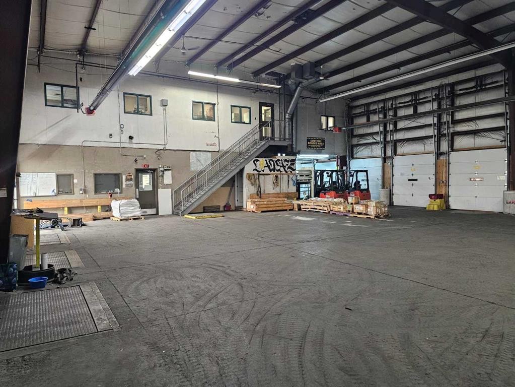 9415 44 Street Se, Calgary, AB