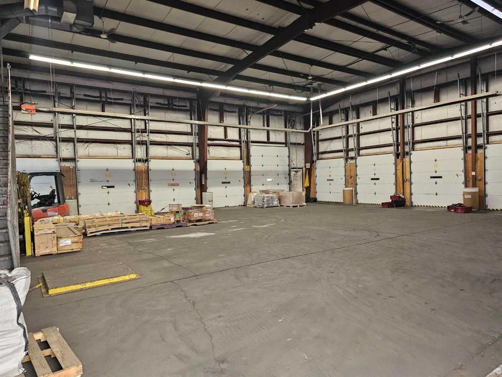 9415 44 Street Se, Calgary, AB