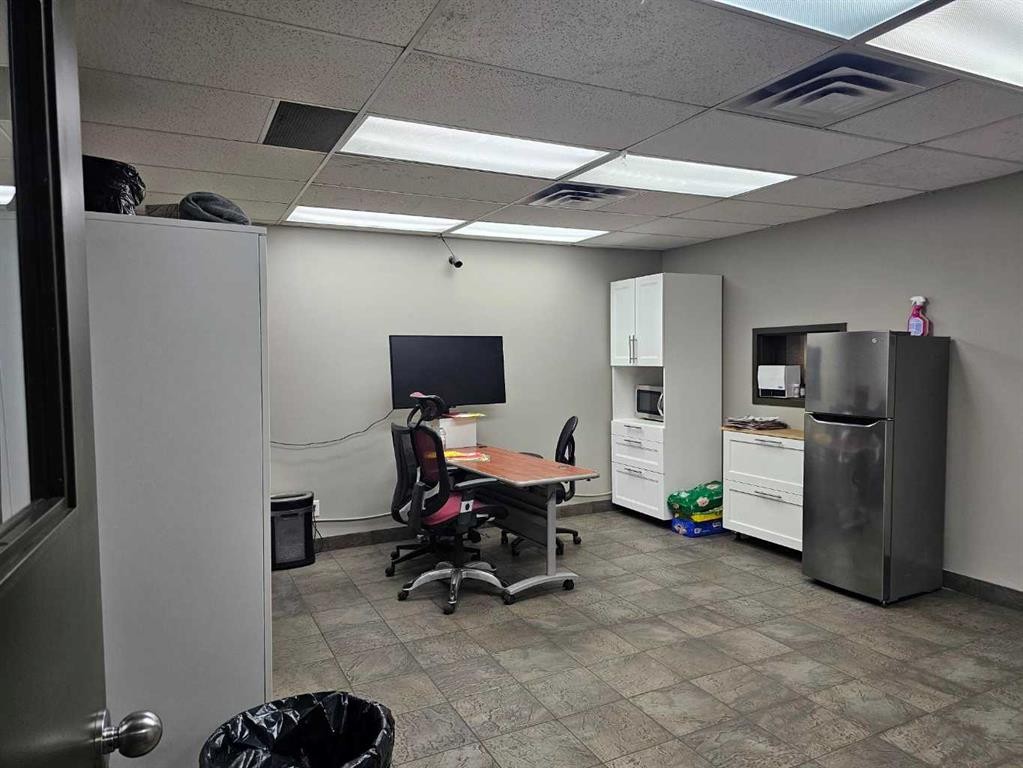 9415 44 Street Se, Calgary, AB