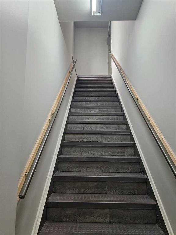 9415 44 Street Se, Calgary, AB