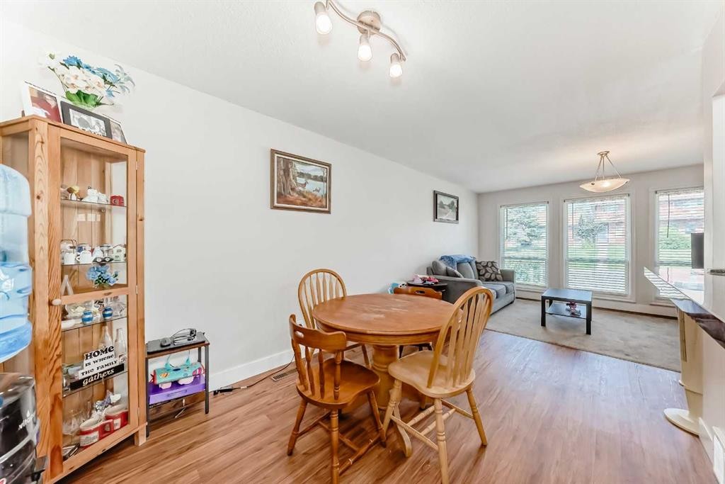 6327 24 Avenue Ne, Calgary, AB - Indoor Photo Showing Other Room