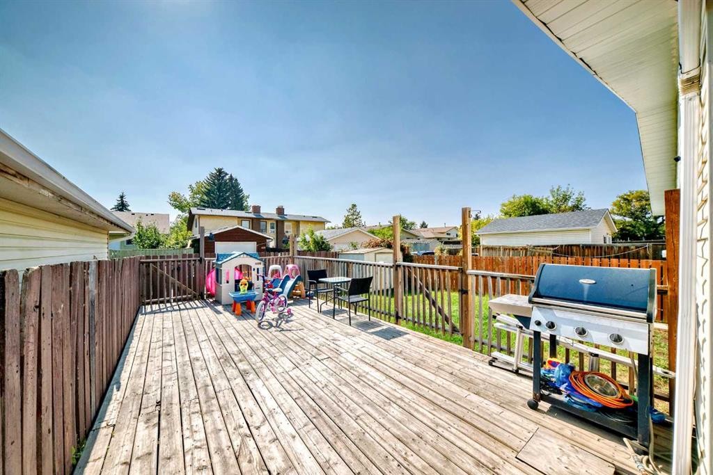 6327 24 Avenue Ne, Calgary, AB - Outdoor With Deck Patio Veranda With Exterior