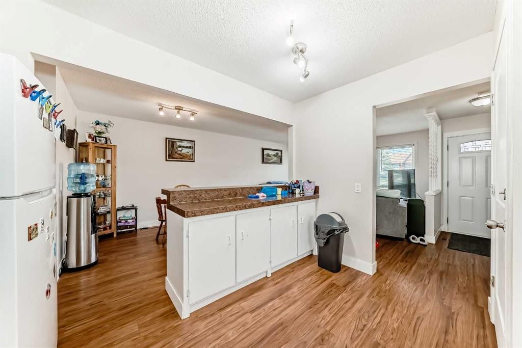 6327 24 Avenue Ne, Calgary, AB - Indoor Photo Showing Other Room