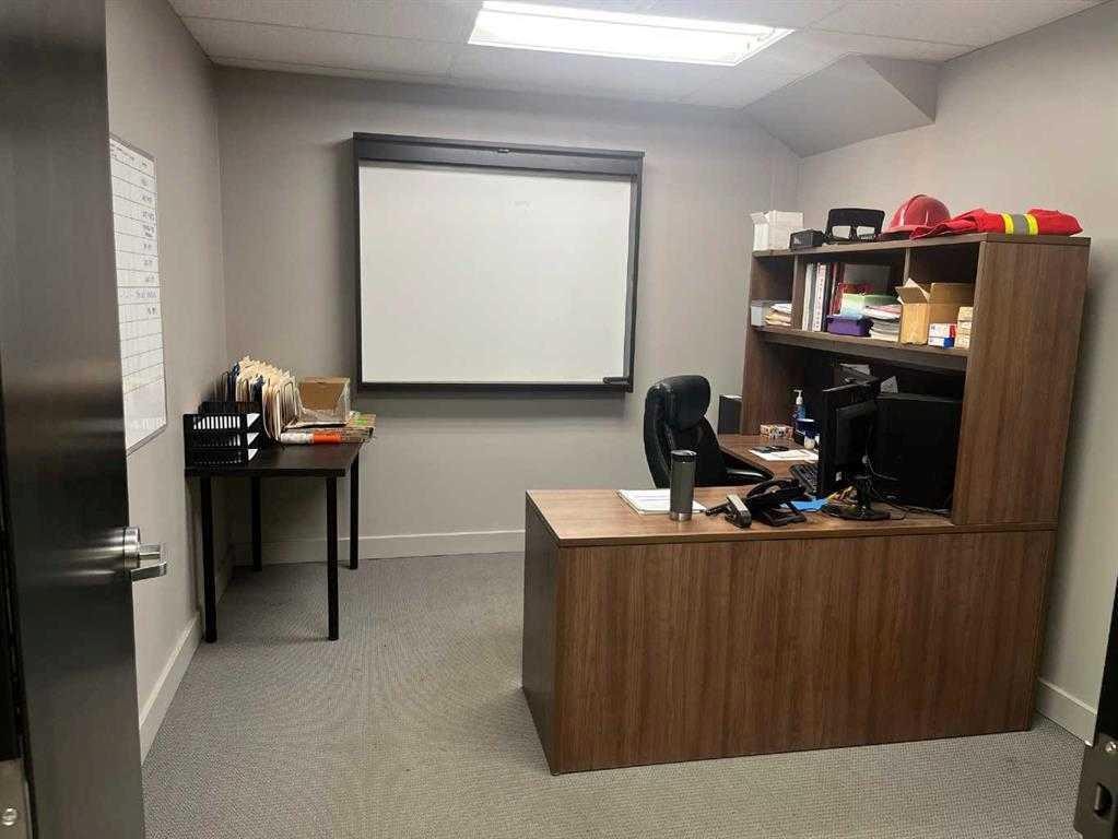 10-12221 44 Street Se, Calgary, AB