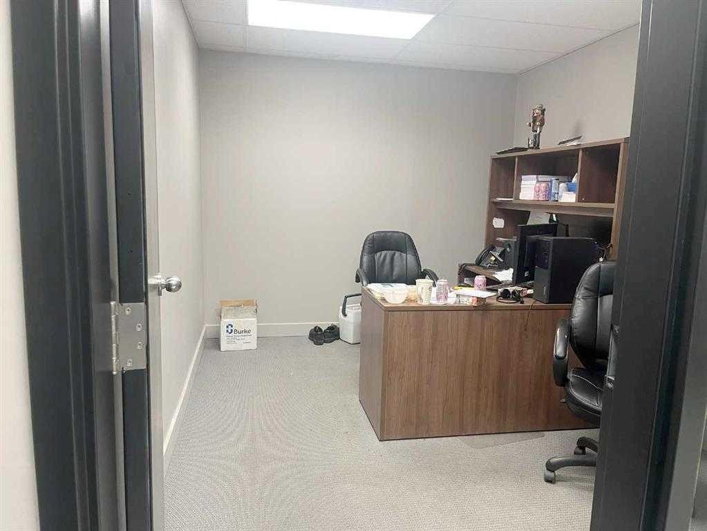 10-12221 44 Street Se, Calgary, AB