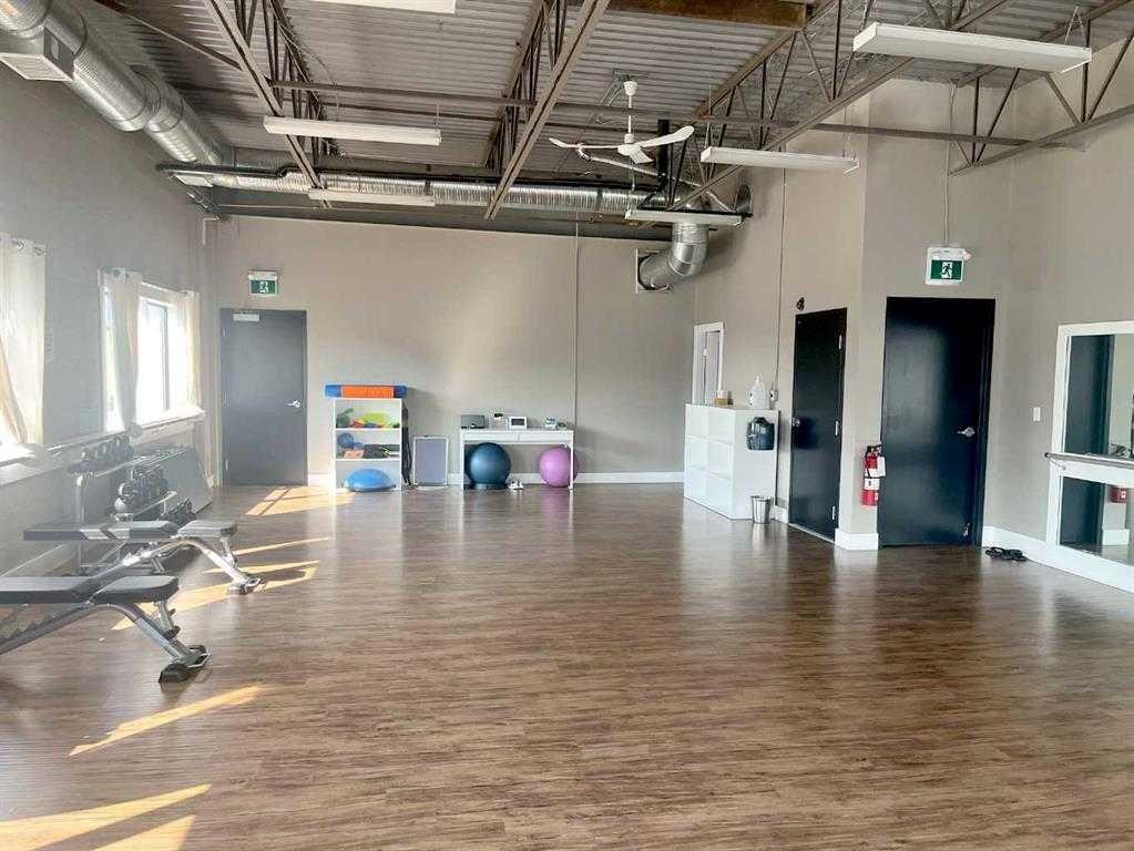 10-12221 44 Street Se, Calgary, AB