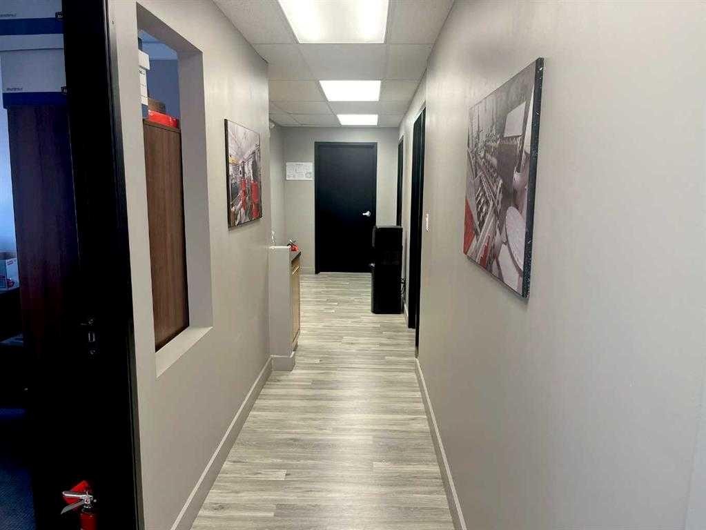 10-12221 44 Street Se, Calgary, AB