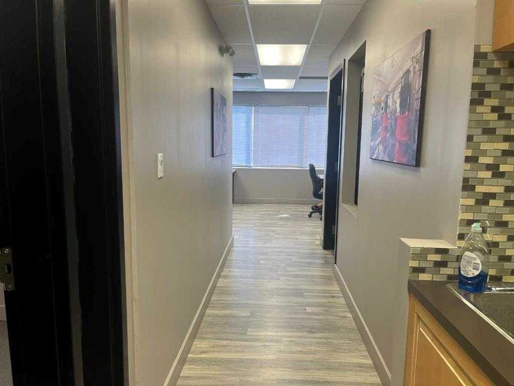 10-12221 44 Street Se, Calgary, AB