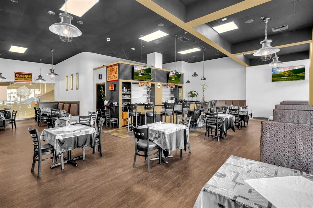 104-4909 49 Street, Red Deer, AB