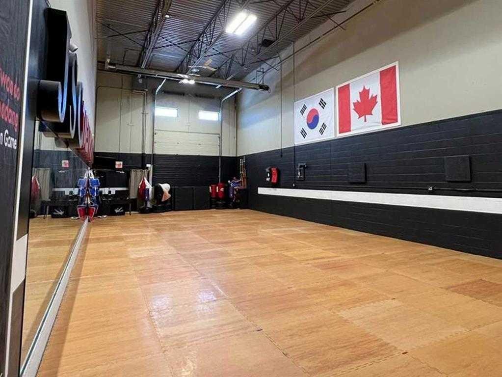 20-12221 44 Street Se, Calgary, AB