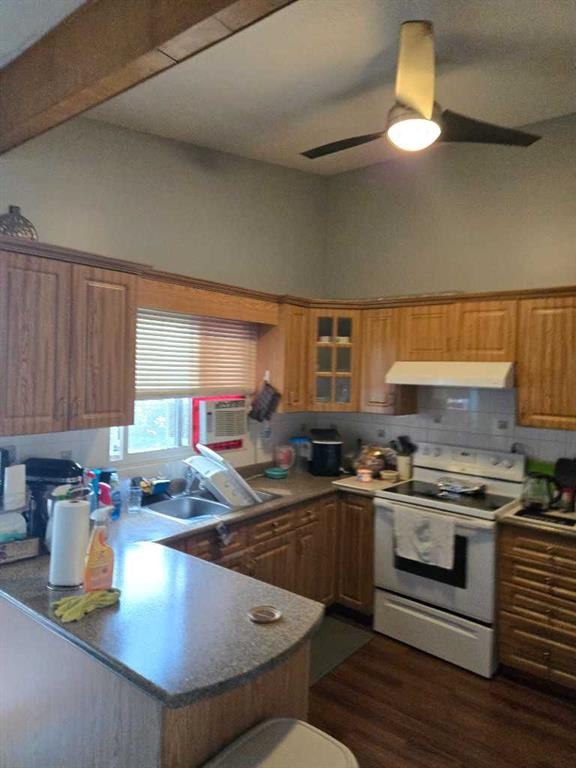 5112 Maryvale Drive Ne, Calgary, AB - Indoor Photo Showing Kitchen With Double Sink