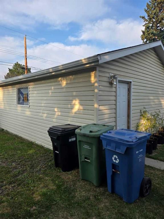 5112 Maryvale Drive Ne, Calgary, AB - Outdoor