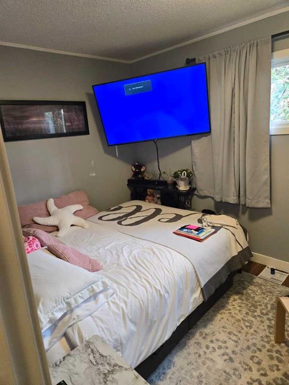 5112 Maryvale Drive Ne, Calgary, AB - Indoor Photo Showing Bedroom